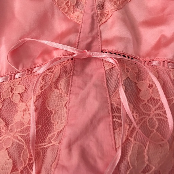 Pink tank top/cami - Picture 2 of 8